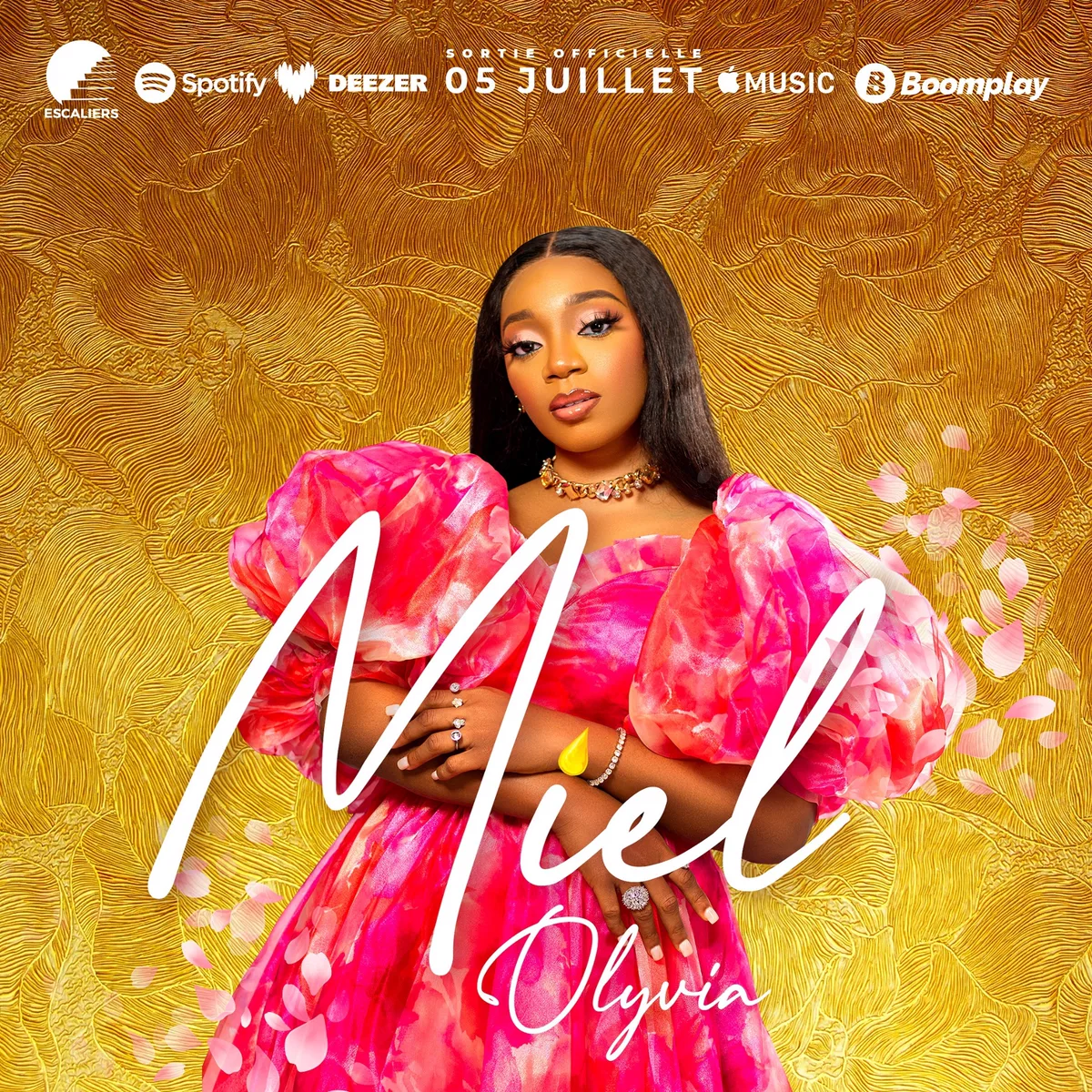 Pochette de l’EP MIEL : Olyvia en robe rose bouffante sur fond or, « Sortie officielle 05 juillet ». Visuel réel de la sortie.